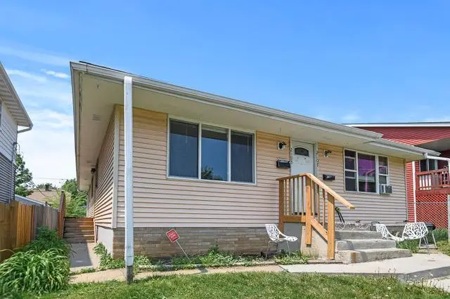 2105 Russell Avenue N, Minneapolis, MN 55411 - #1
