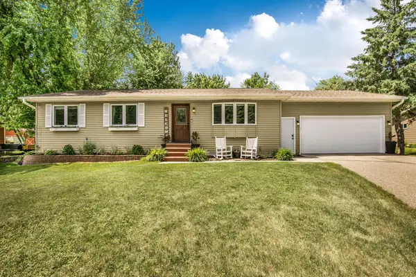1433 Riverside Avenue N, Sartell, MN 56377