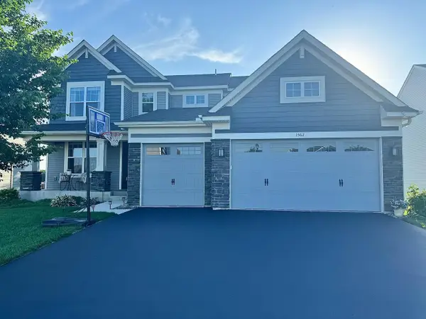 1562 Edgebrook Lane, Carver, MN 55315