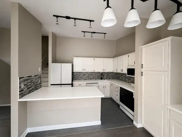 9712 Cimarron Circle, Hopkins, MN 55305