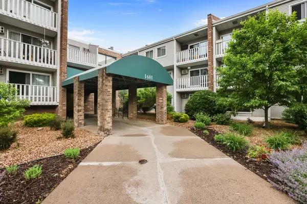 1601 N Innsbruck Drive #155, Minneapolis, MN 55432