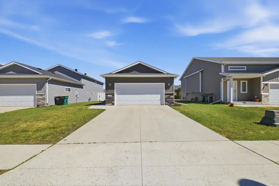 1034 29th Avenue W, West Fargo, ND 58078 - #3