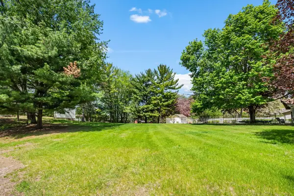 1125 Oakview Lane N, Minneapolis, MN 55441