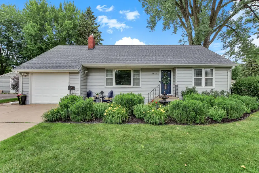 1827 44th Avenue Ne, Columbia Heights, MN 55421 - #2