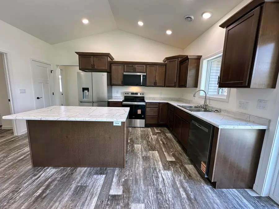 702 11th Street Nw, Perham, MN 56573 - #3