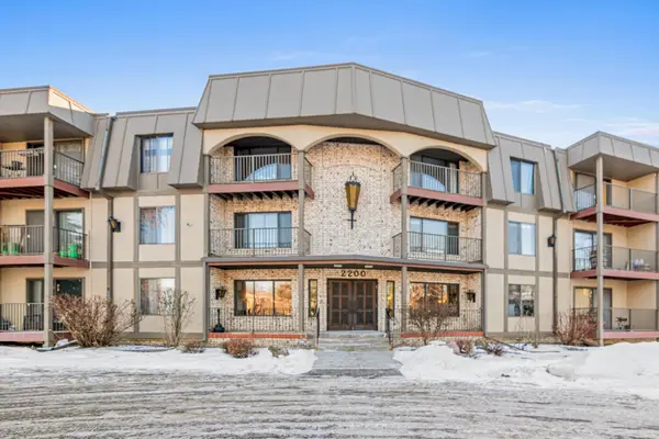 2200 Nevada Avenue S #106, Minneapolis, MN 55426