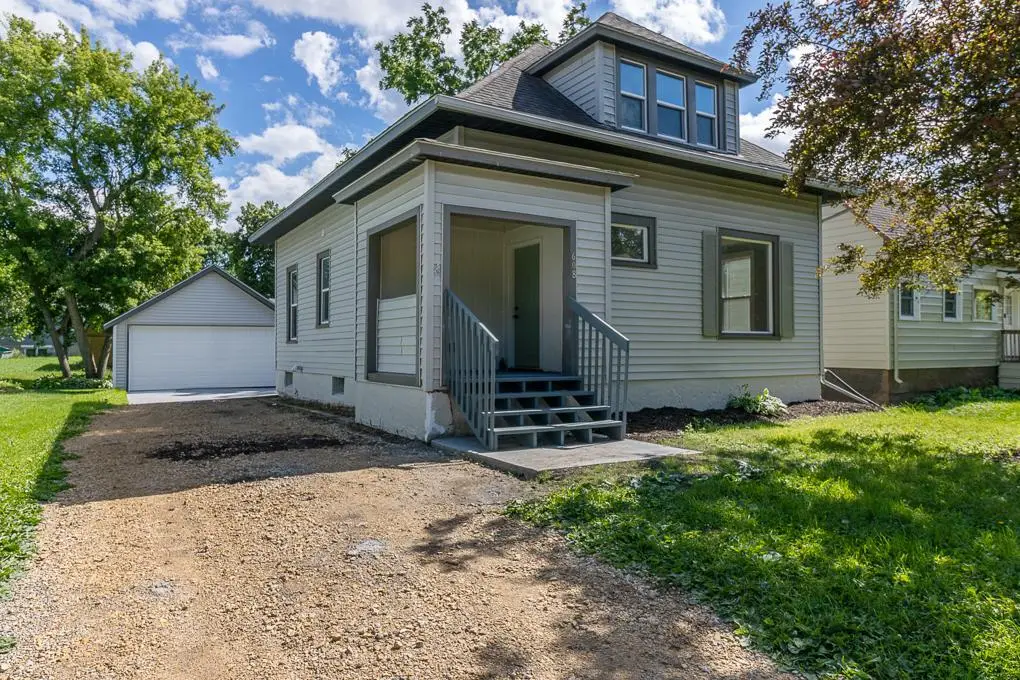 608 7th Avenue Se, Waseca, MN 56093 - #1