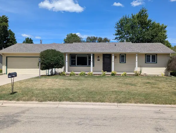 1111 Skylark Lane, Albert Lea, MN 56007