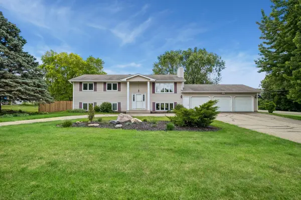 1790 Crestridge Lane, Saint Paul, MN 55122
