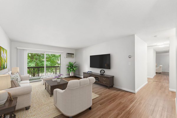 2800 Hamline Avenue N #216, Saint Paul, MN 55113