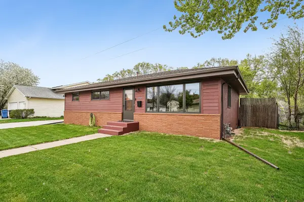 1208 36 1/2 Avenue Ne, Minneapolis, MN 55418
