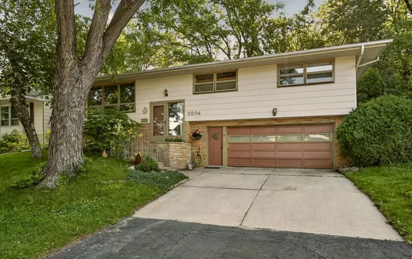 2204 11th Avenue Nw, Rochester, MN 55901
