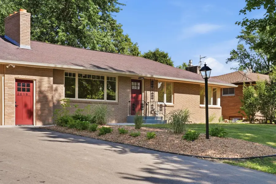 2618 Southlawn Drive, Saint Paul, MN 55109 - #2