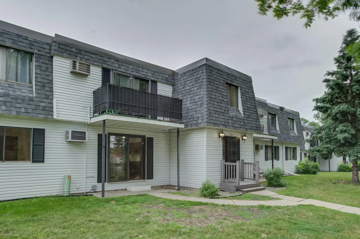 210 35th Avenue N #9, Fargo, ND 58102 - #1