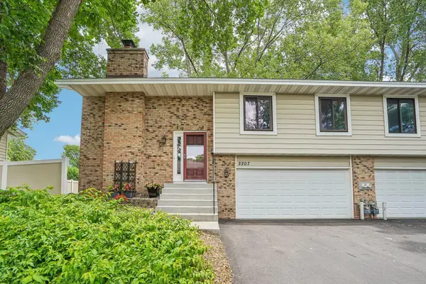 2207 Oregon Court, Minneapolis, MN 55426