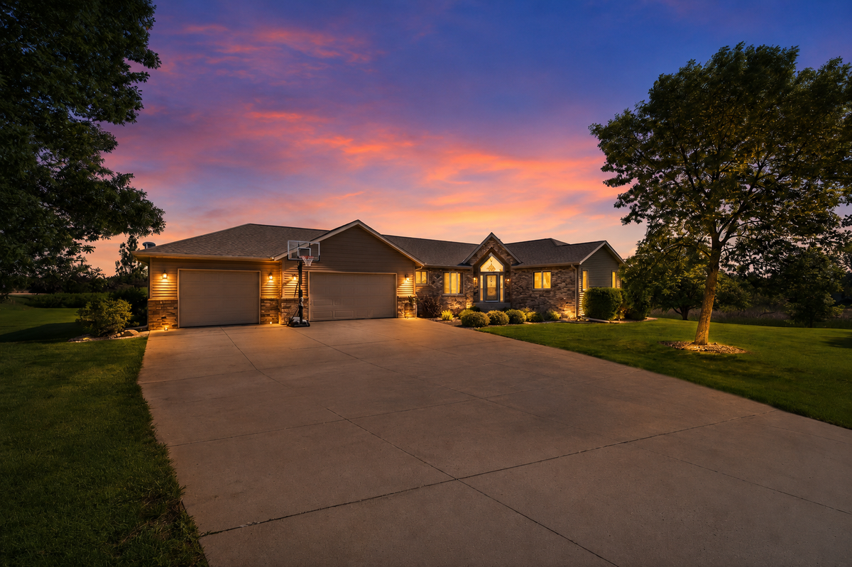 126 57th Avenue Ne, Willmar, MN 56201 - #1