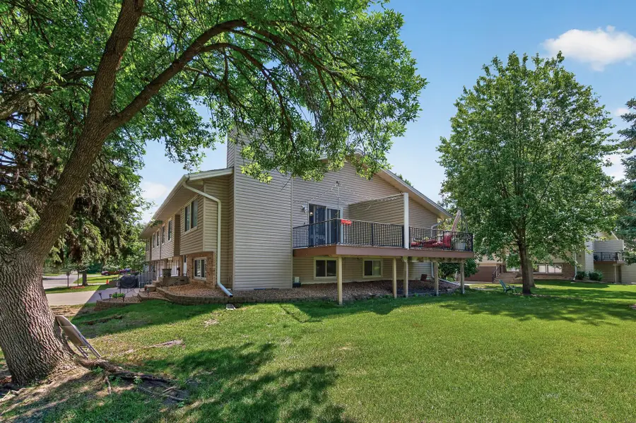 929 94th Avenue Ne, Blaine, MN 55434 - #3