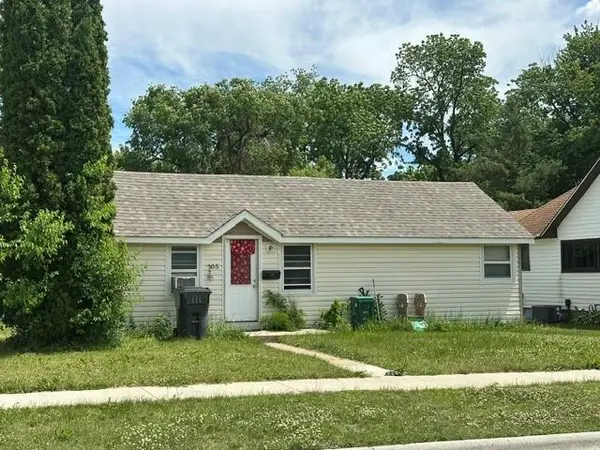 305 S 1st Street, Marshall, MN 56258