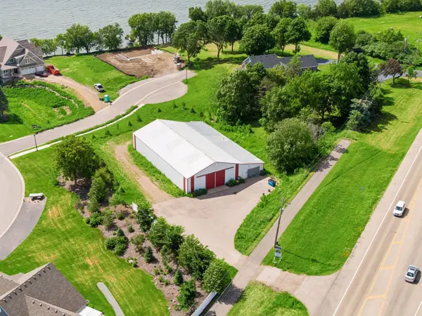 7860 Laketown Parkway, Waconia, MN 55387