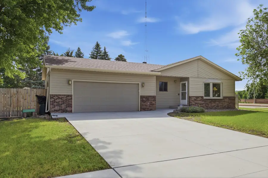 3950 15th Street S, Fargo, ND 58104 - #3