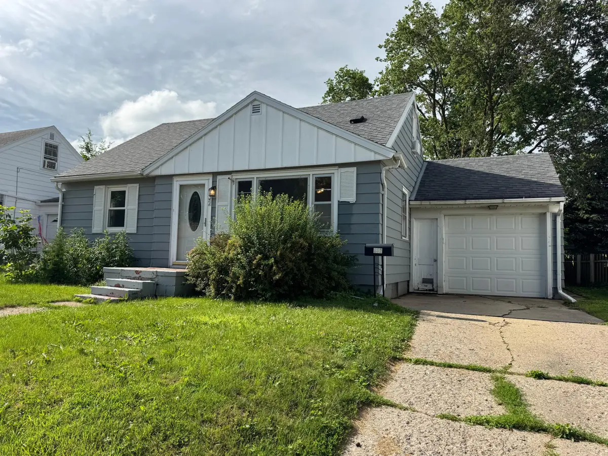 932 Willow Street, Fairmont, MN 56031 - #1