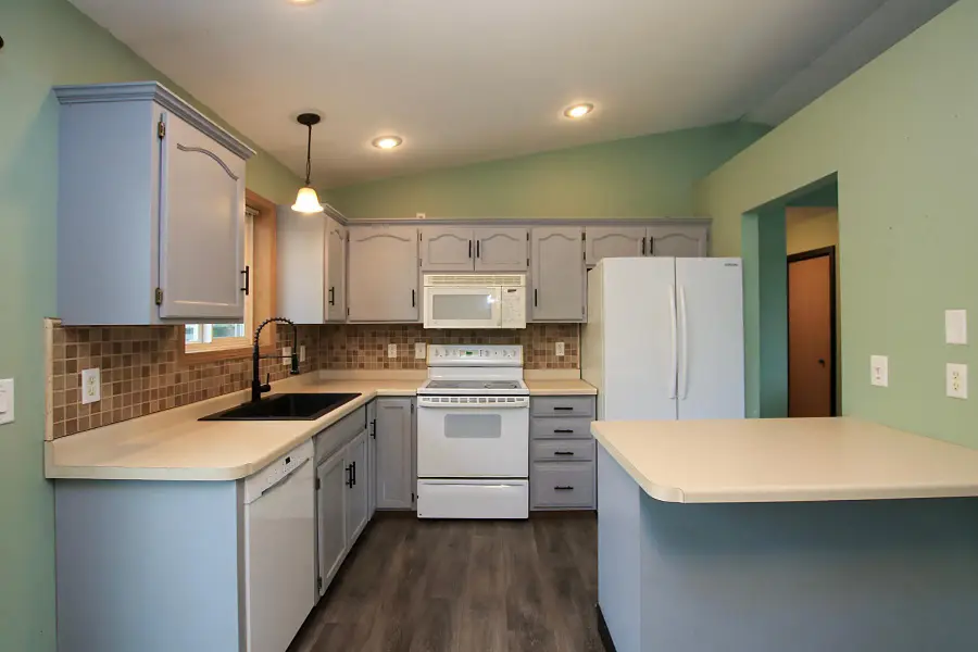 913 Carolina Parkway Nw, Hutchinson, MN 55350 - #3