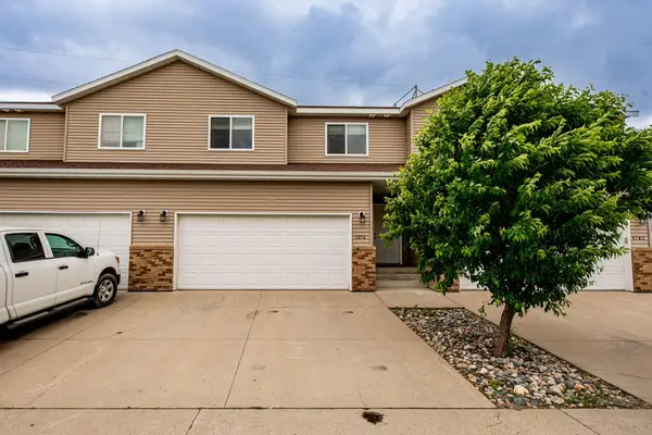 4276 Estate Drive S, Fargo, ND 58104