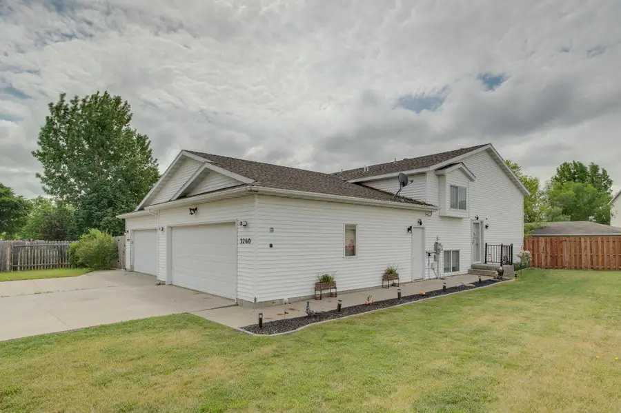 3260 35th Avenue S, Fargo, ND 58104 - #2