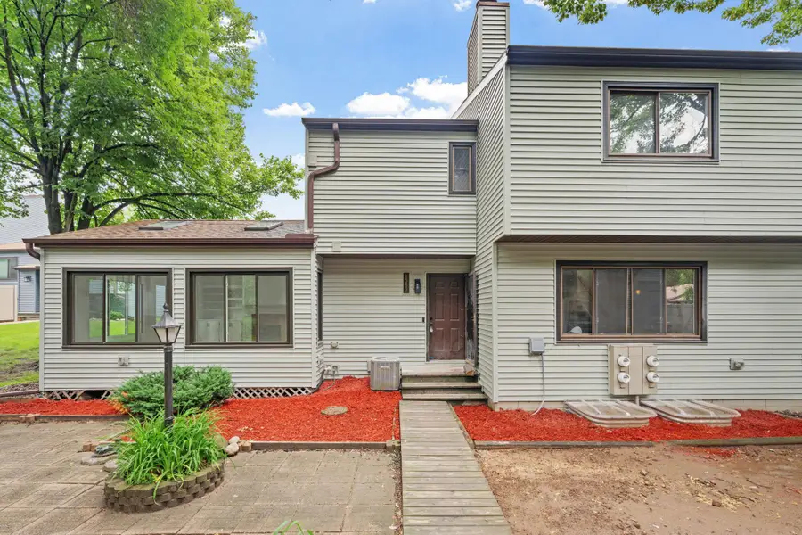 6383 Saint Johns Drive, Eden Prairie, MN 55346 - #2