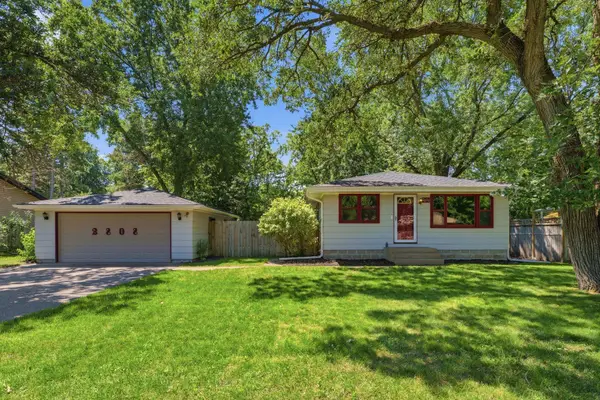 2808 Laport Drive, Saint Paul, MN 55112