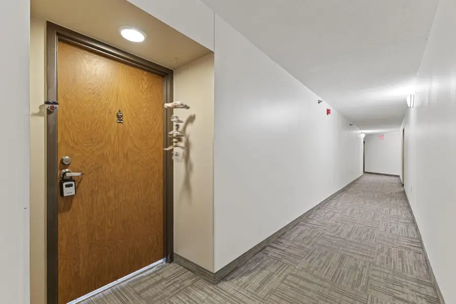 6615 Lake Shore Drive S #1009, Richfield, MN 55423 - #3