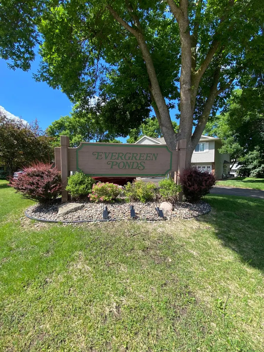 1060 Pond View Court, Vadnais Heights, MN 55127 - #2