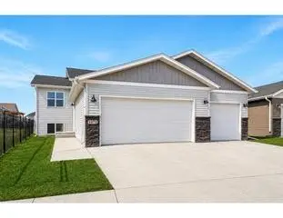 6879 67th Street S, Horace, ND 58047