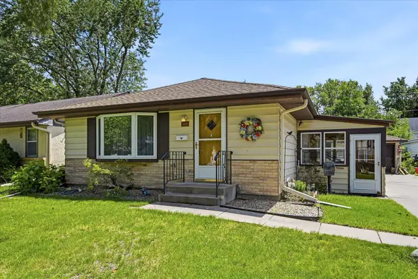2126 Forest Drive Ne, Minneapolis, MN 55421