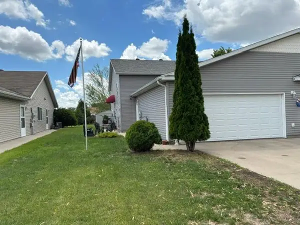 3163 11th Avenue S, Moorhead, MN 56560