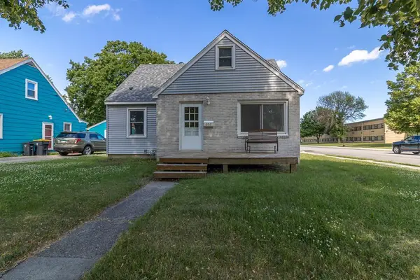 802 Center Street, North Mankato, MN 56003