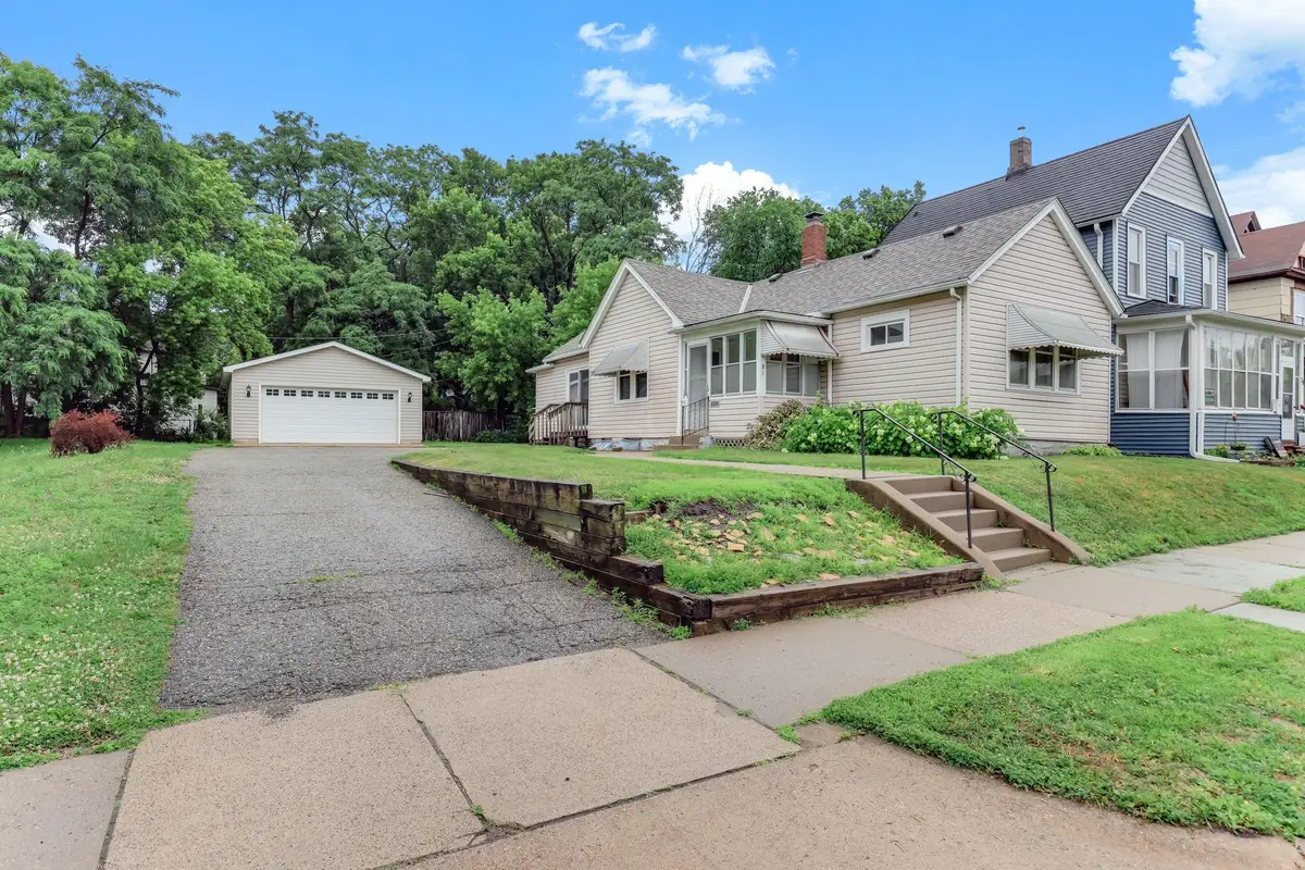 81 Manitoba Avenue, Saint Paul, MN 55117 - #1