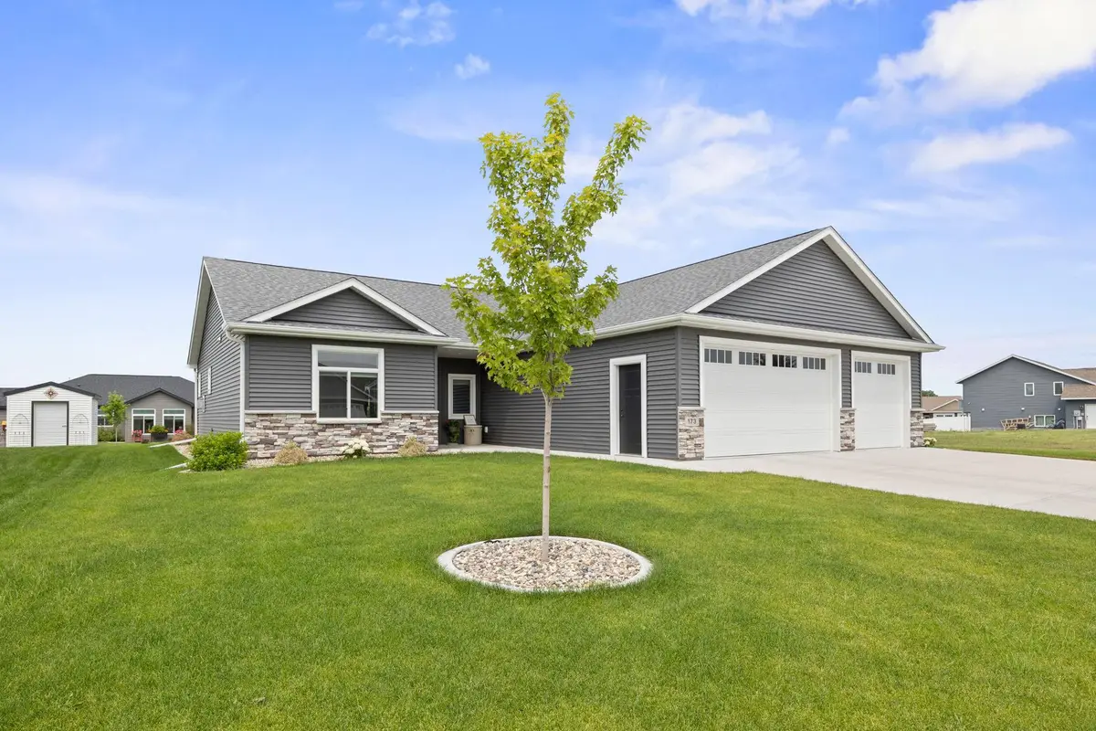 173 Eau Claire Avenue Se, Hutchinson, MN 55350 - #1