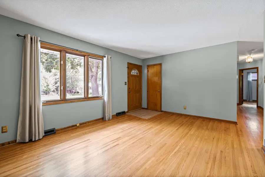 605 Arner Avenue, Saint Paul, MN 55126 - #2