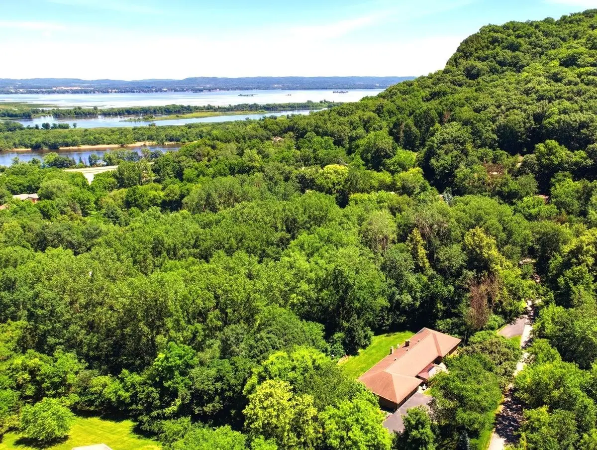 47060 Queens Cove Circle, La Crescent, MN 55947 - #1