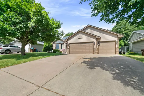 4712 Heather Ridge Road N, Saint Paul, MN 55128