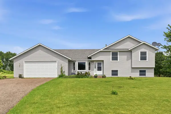 682 Old Hopkins Place, Hudson, WI 54016