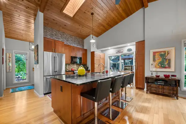 6884 Stonewood Court, Eden Prairie, MN 55346