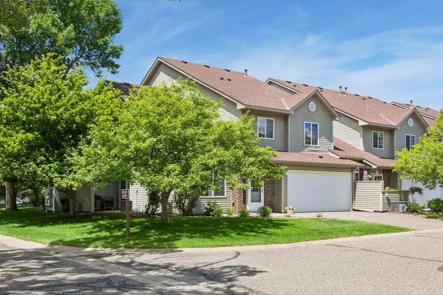 2331 Oakridge Circle, Hudson, WI 54016 - #2