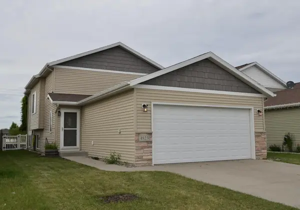 4823 50th Avenue S, Fargo, ND 58104