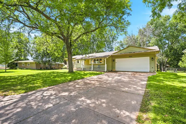 4909 Wisconsin Avenue N, Minneapolis, MN 55428