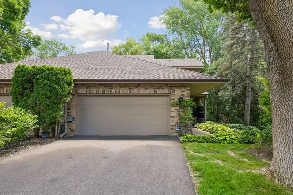 1140 Hollybrook Drive, Wayzata, MN 55391