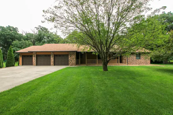 19634 Skyview Circle, Hutchinson, MN 55350