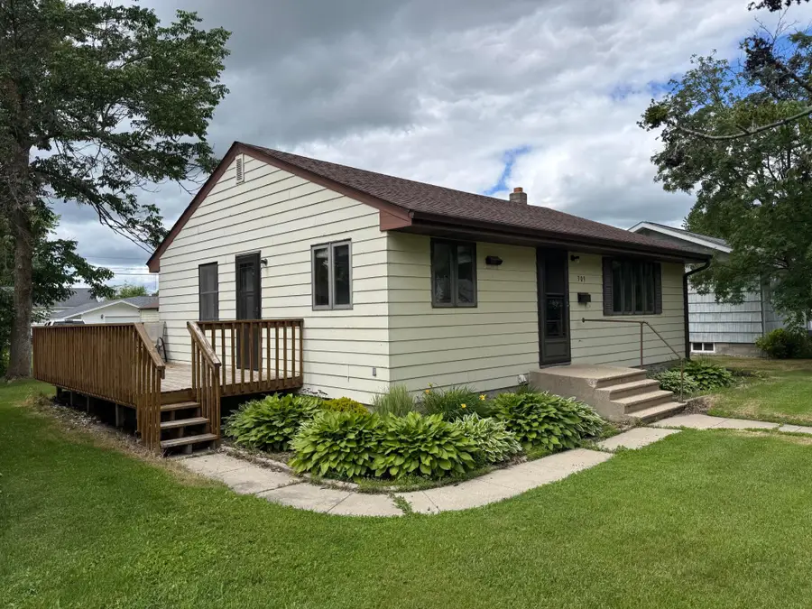 309 7th Avenue Ne, Roseau, MN 56751 - #2