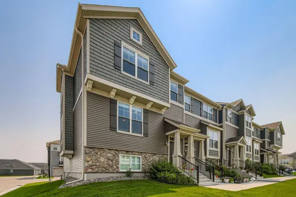 7582 38th Street N, Saint Paul, MN 55128